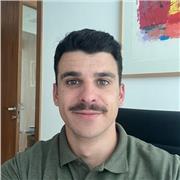 Abogado, graduado por la universidad de Murcia y Universidad Europea, con experiencia en clases particulares de idiomas y derecho.